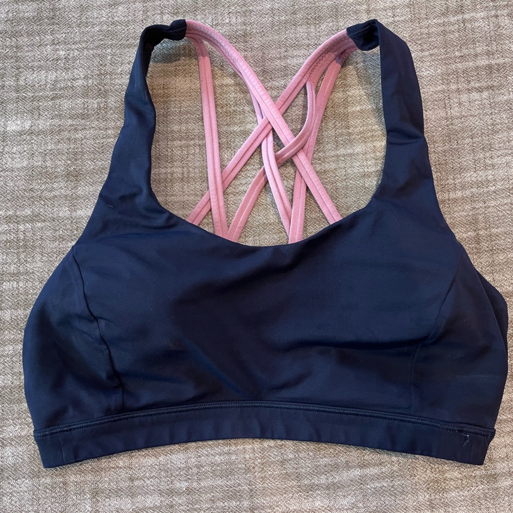 Lululemon free to be serene bra, size 6